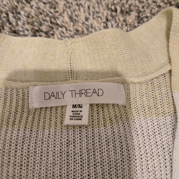 NWT Daily Thread Open Cardigan Sweater Tan White Striped M - Picture 4 of 6
